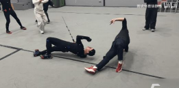 徐静雨参与《影之刃零》醉剑动捕